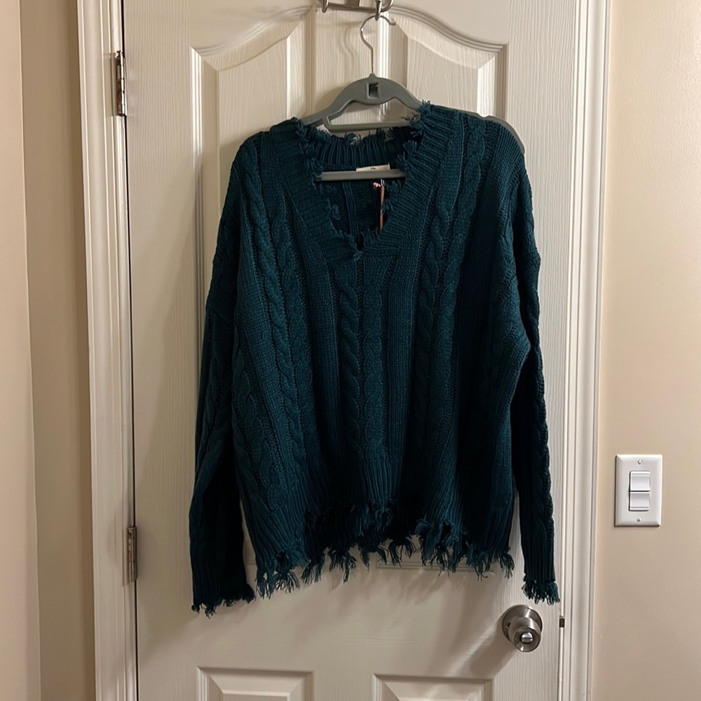 Teal/green sweater. Size large. New with tags. Entro.